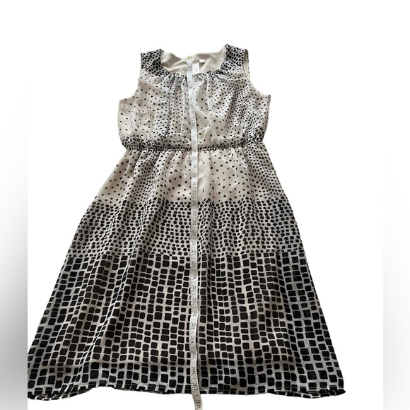 Emma & Michele sleeveless blouson dress White with confetti black squares Easter - Picture 4 of 11